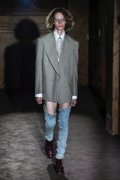 Look 23